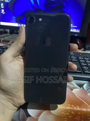 অ্যাপল আইফোন ৮ ৬৪ জিবি ব্ল্যাক