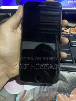 অ্যাপল আইফোন ৮ ৬৪ জিবি ব্ল্যাক