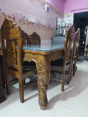 রাজকিয় ডাইনিং টেবিল কাঠের