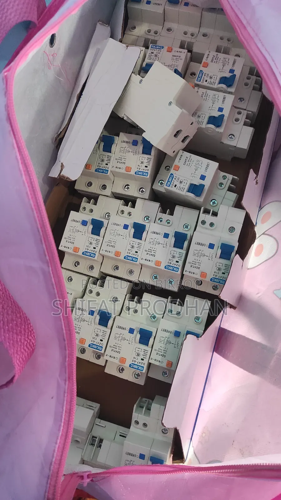 Dz47le C20 Rcbo Breaker Lot or Wholesale Sale. Total Quantity: [100].