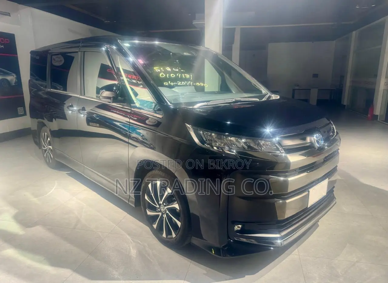 Toyota Noah 2023 Black