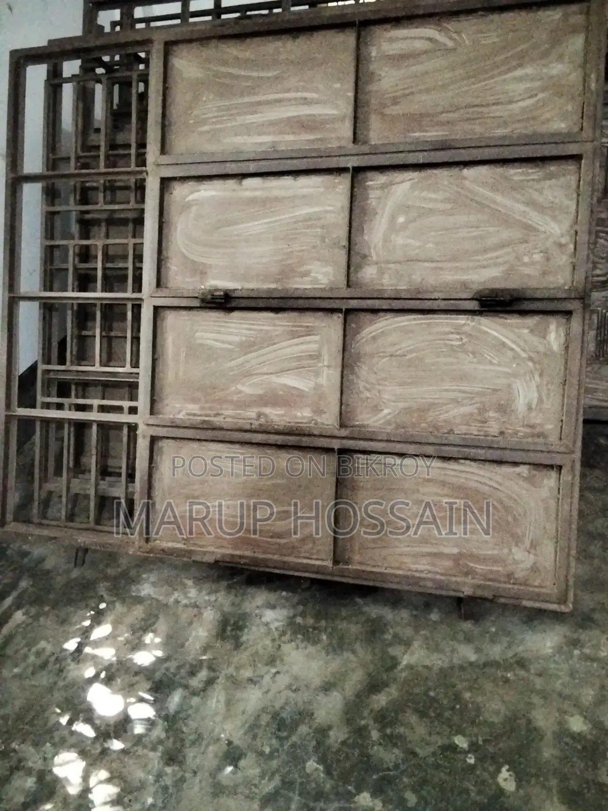 একদম নতুন ৯ টি স্টিল দরজা এবং ৮টি লোহার জানালা