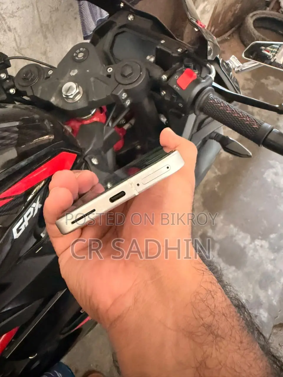 গুগল পিক্সেল ৯ ২৫৬ জিবি হোয়াইট