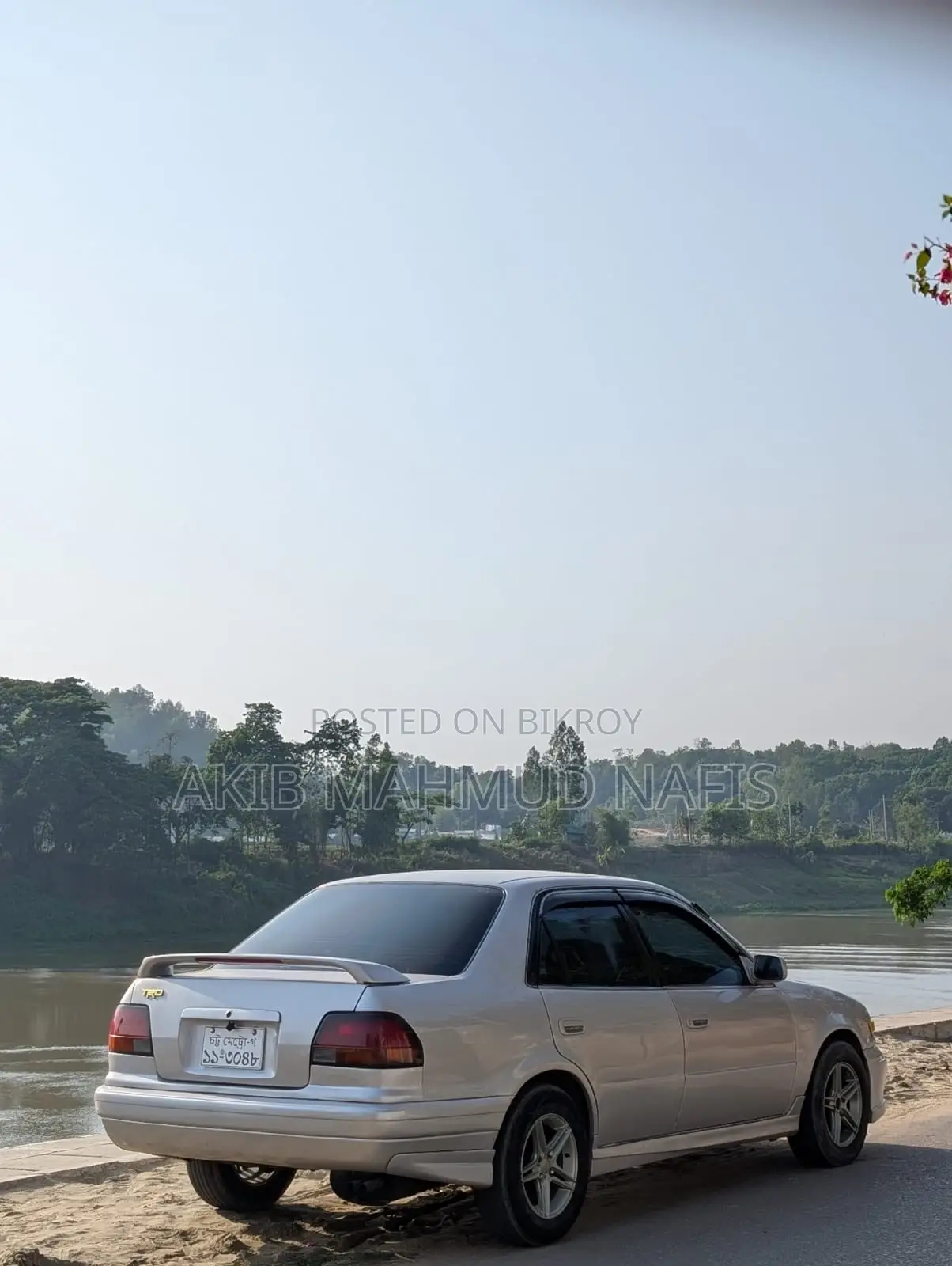 টয়োটা করোল্লা অটোমেটিক ১৯৯৫ রূপালী