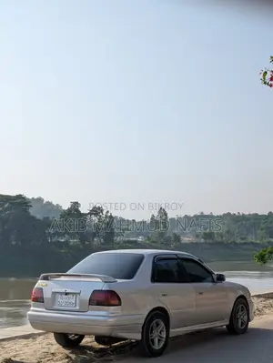 টয়োটা করোল্লা অটোমেটিক ১৯৯৫ রূপালী