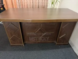 মজবুত উডেন অফিস টেবিল ৩ ড্রয়ারসহ বিক্রি হবে