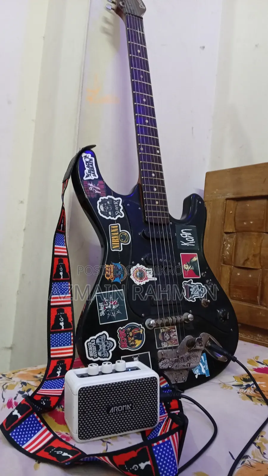 Givson Blue Diamond With Amplifier and Accessories