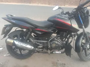 বাজাজ পালসার ১৫০ ২০১৮ কালো