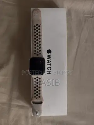 অ্যাপল ওয়াচ এসই (২য় জেনারেশন), ৪০মিমি জিপিএস, স্টারলাইট অ্যালুমিনিয়াম