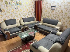 টেবিলসহ সোফা সেট