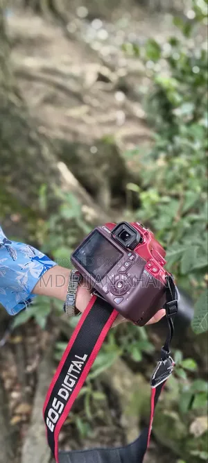 মোবাইল ফোন ৩২ জিবি রেড