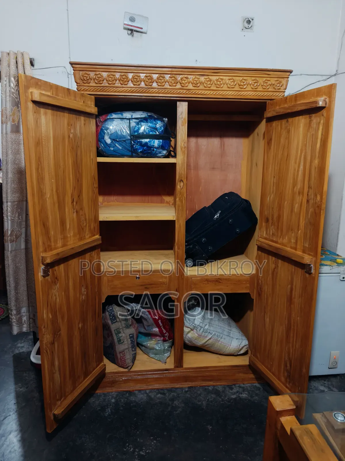 চিটাগং সেগুন কাঠের আলমারি
