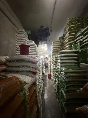 Shop available for rent for wholesale rice business in Mohammadpur Krishi Market