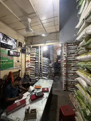 Shop available for rent for wholesale rice business in Mohammadpur Krishi Market