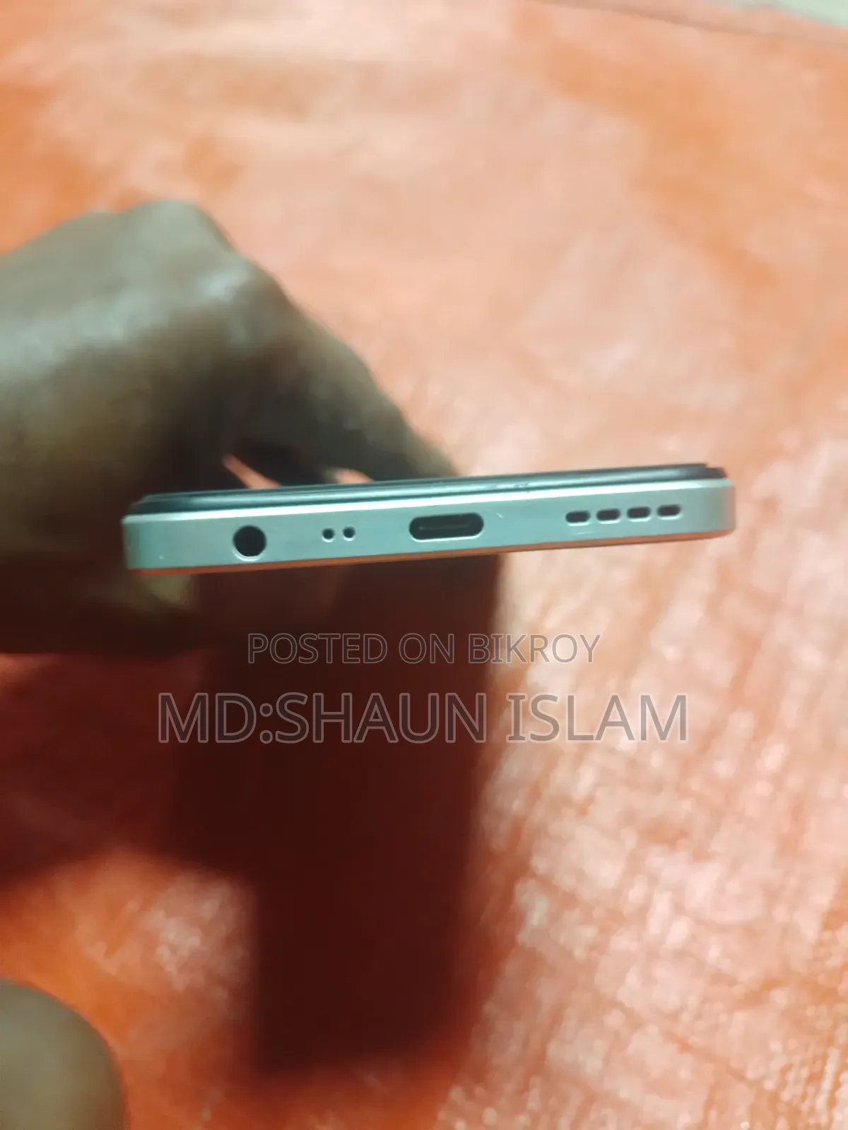 Realme V30 128 GB Gold