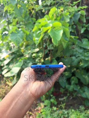 মোটর চলা মোটো জি৮৫ ১২৮ জিবি নীল