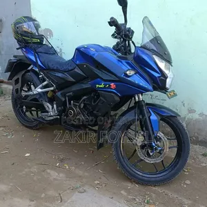 বাজাজ পালসার ১৫০ ২০১৭ নীল