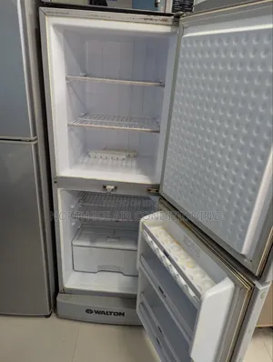 Walton as Colour Frost Fridge 223 Ltr.