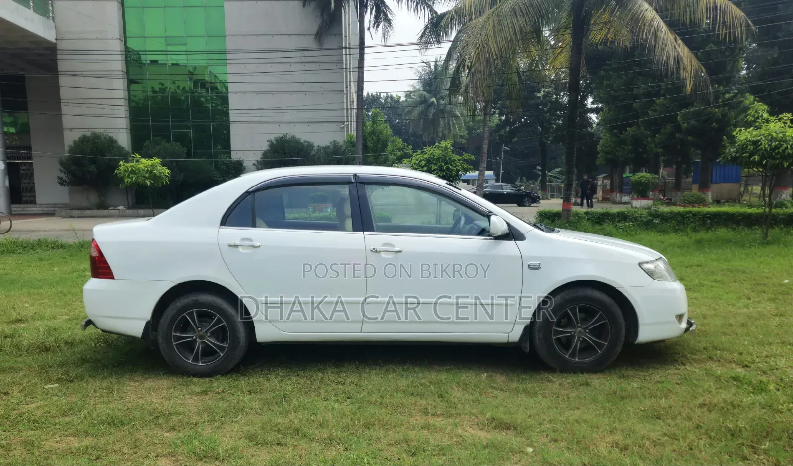 Toyota Corolla Sedan 2005 White