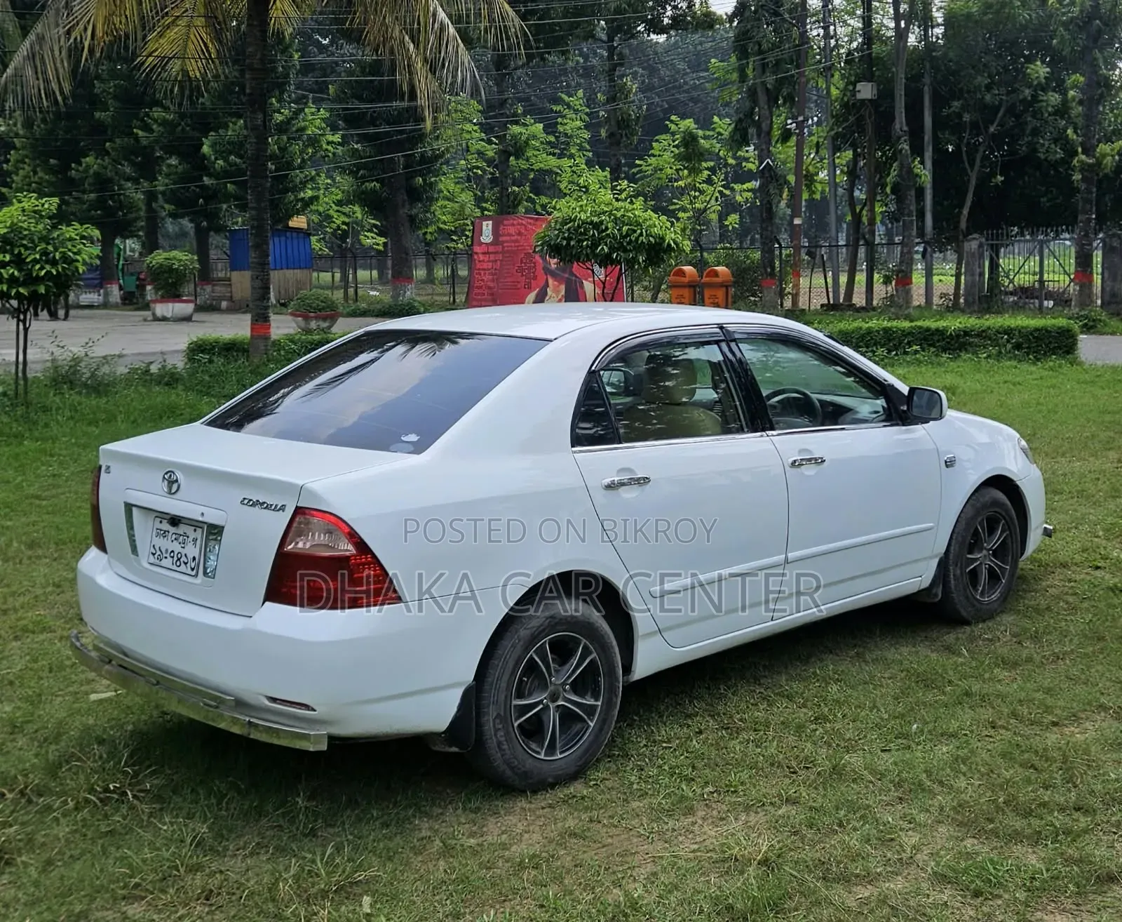 Toyota Corolla Sedan 2005 White