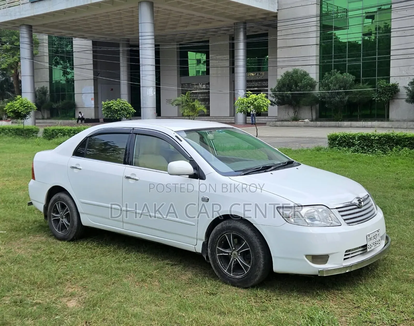 Toyota Corolla Sedan 2005 White