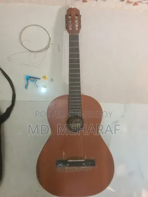 গিটার, ব্যাগ, ক্যাপো গিটারের শুধু ব্রিজ ফাটা
