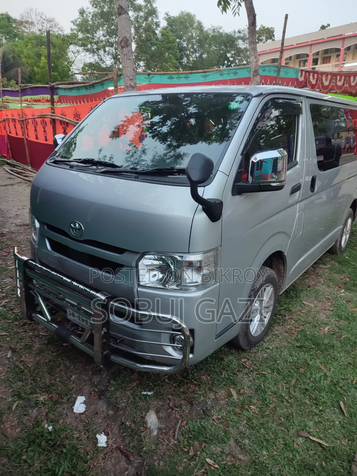 Toyota HiAce 2021 Silver
