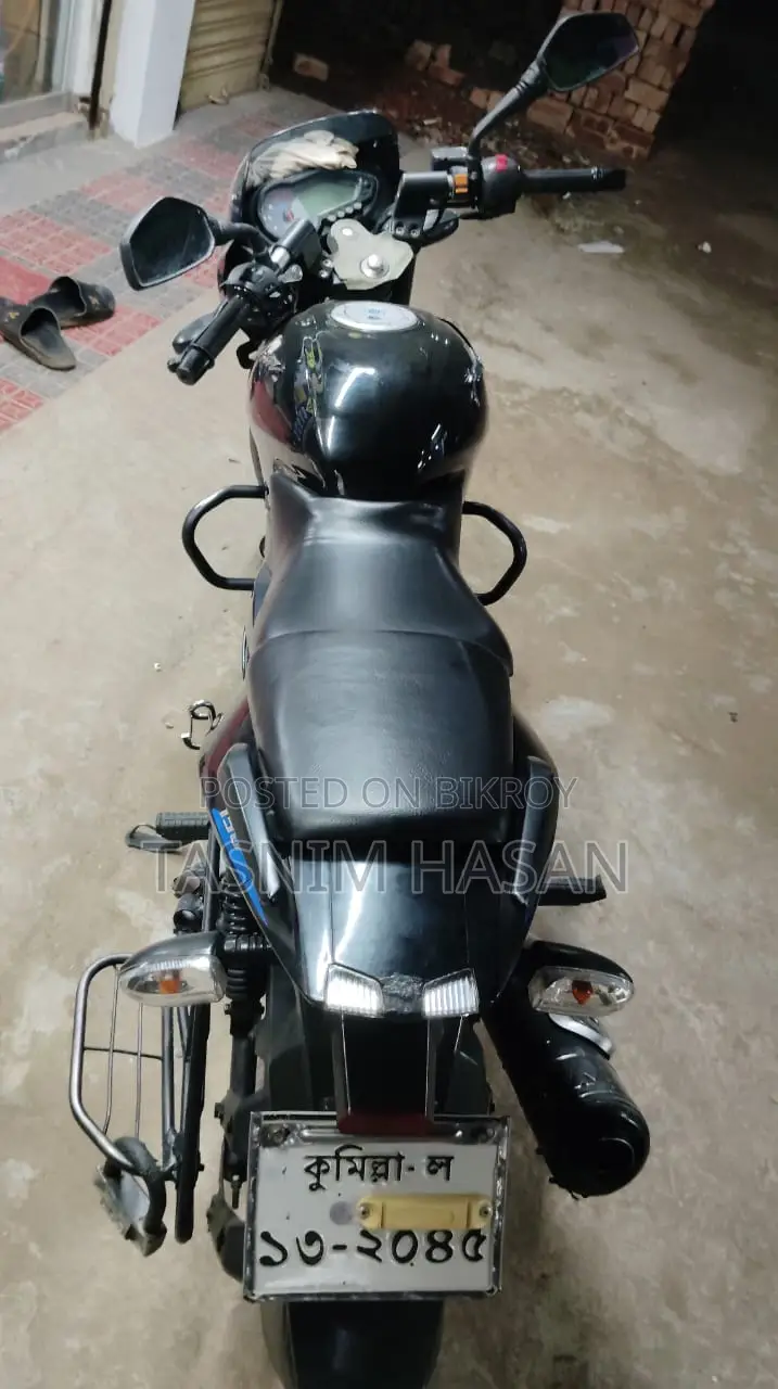 বাজাজ পালসার এনএস ১৬০ ২০২০ ব্ল্যাক