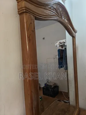 সেগুন কাঠের ড্রেসিং টেবিল। অর্ডার দিয়ে বানানো হয়েছিল।