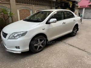 টয়টা একজিও ১.৫ জি টুডব্লিউডি ২০১২ সাদা