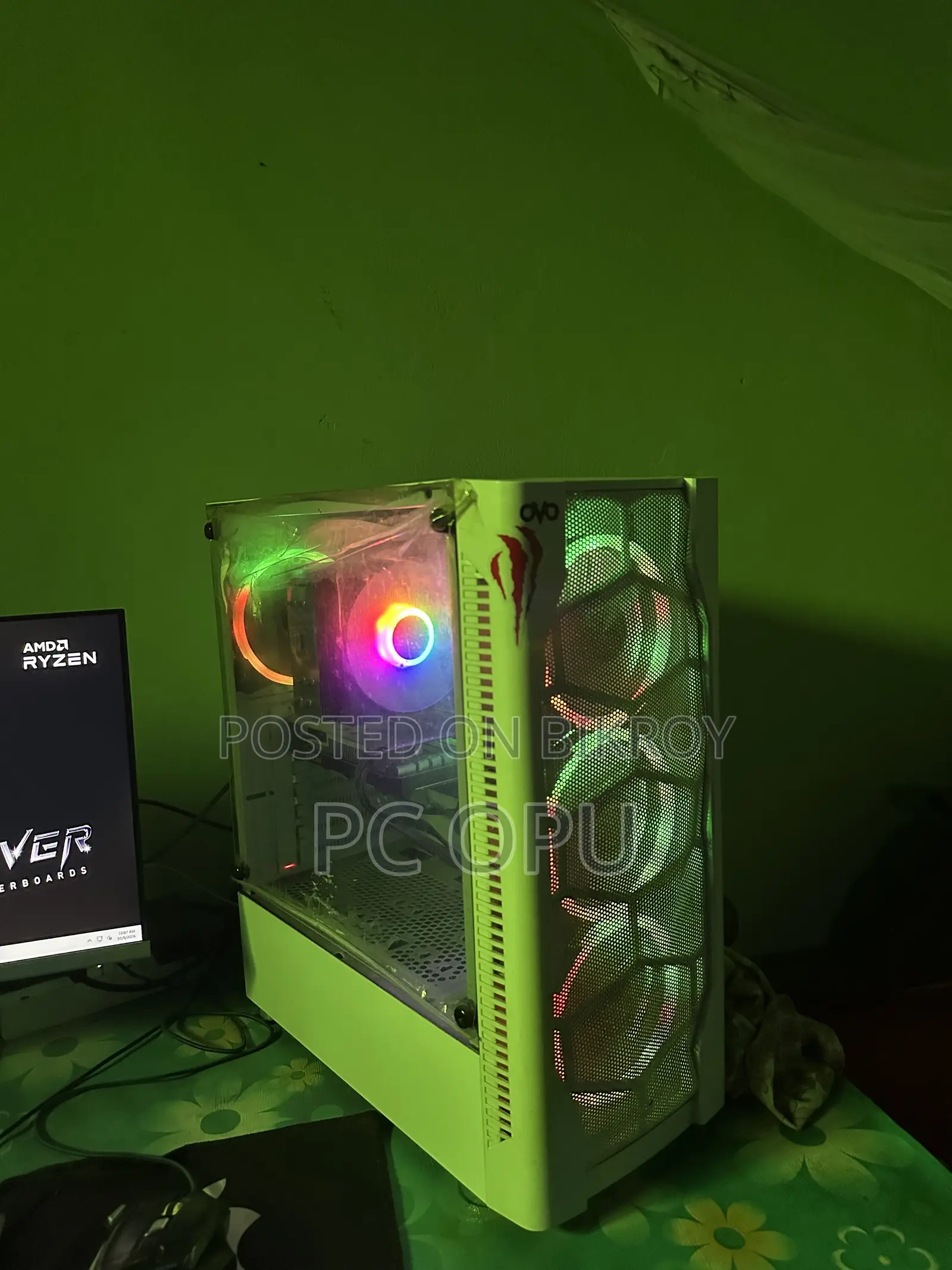 Desktop Computer 8GB AMD Ryzen 5 SSD 512GB