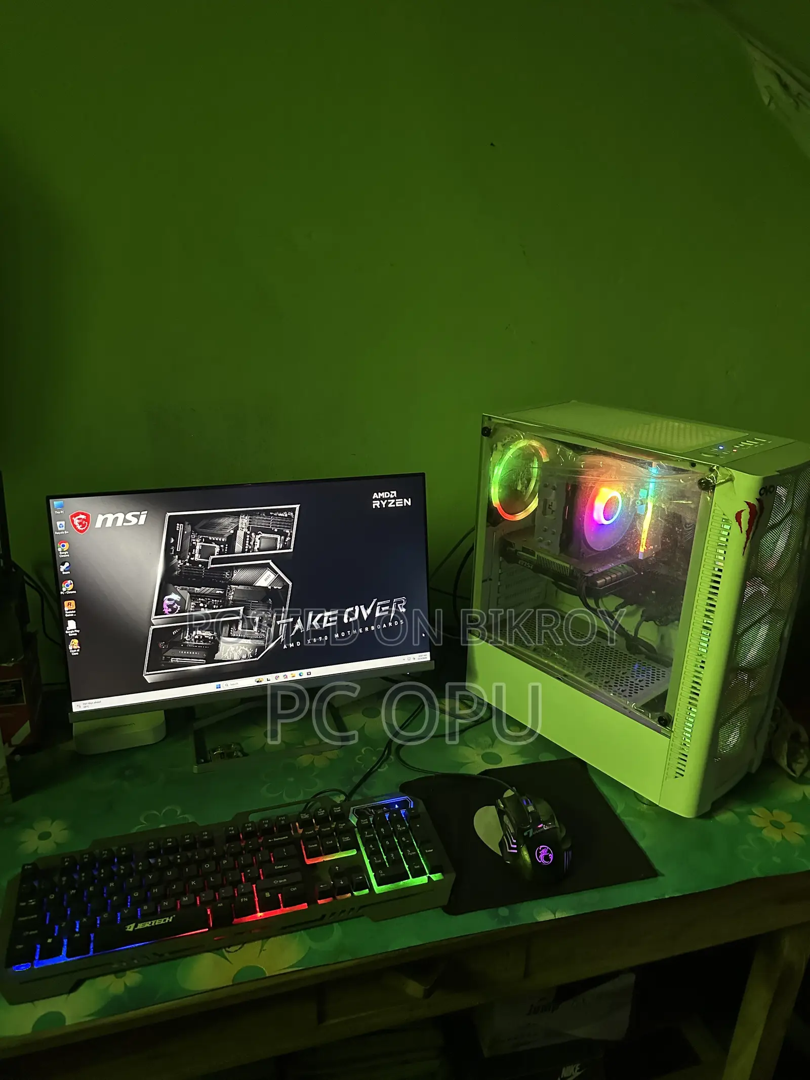Desktop Computer 8GB AMD Ryzen 5 SSD 512GB