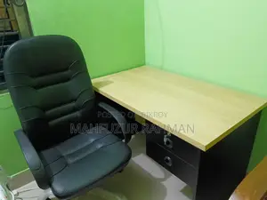 রেগাল অফিশিয়াল চেয়ার