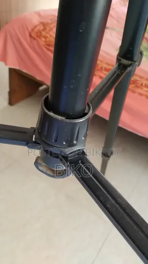 A Professional Tripod Will Be Sold
