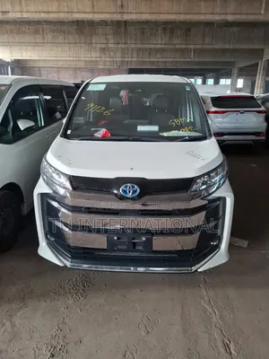 Toyota Noah 2022 Pearl