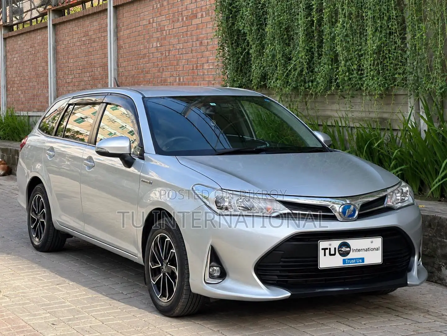 Toyota Corolla Fielder 2018 Silver