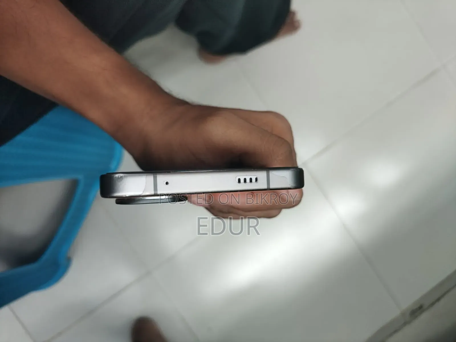 আইকিউওও ১১ ২৫৬ জিবি কমলা