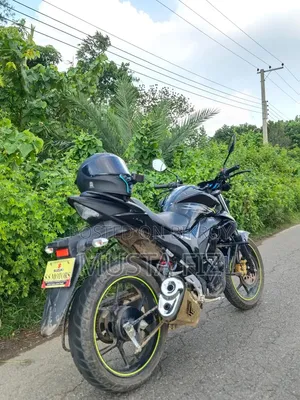 নতুন সুজুকি জিক্সার ২০২৬ কালো