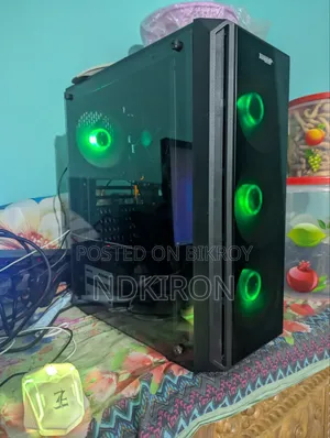 Desktop Computer Asus 8GB Intel Core i7 SSD 256GB