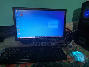 Desktop Computer Asus 8GB Intel Core i7 SSD 256GB