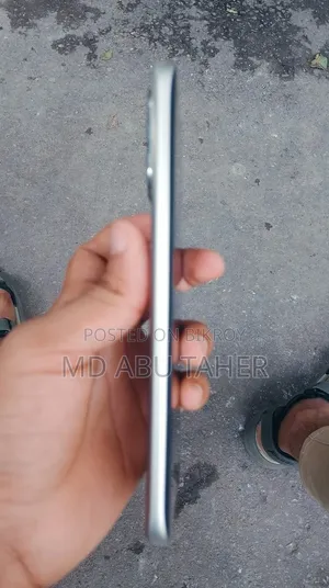 ইনফিনিক্স নোট এজ ২৫৬ জিবি রূপালী