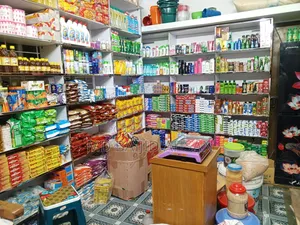 A running grocery shop is for sale