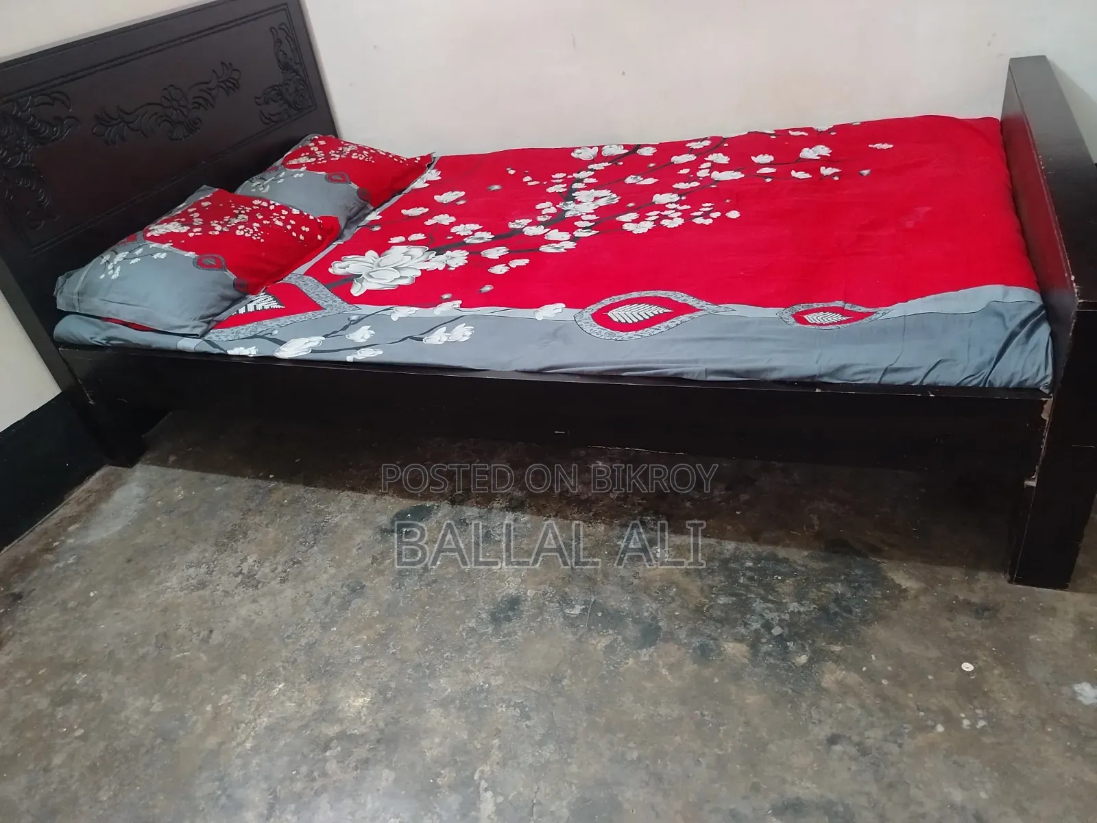 ছোট বক্স খাট