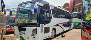 অশোক লেল্যান্ড হাইবাস ২০১৯ সাদা