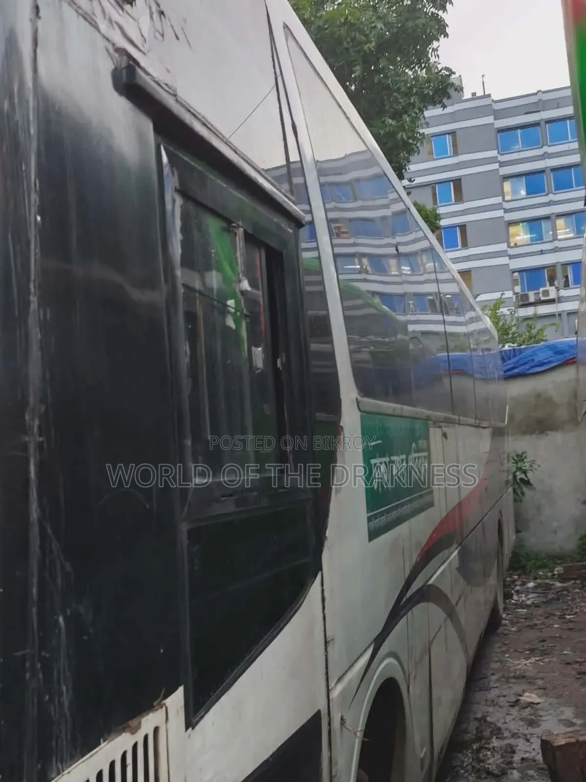 অশোক লেল্যান্ড হাইবাস ২০১৯ সাদা