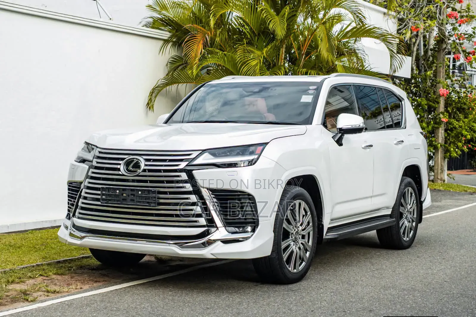 New Lexus LX 600 2022 White
