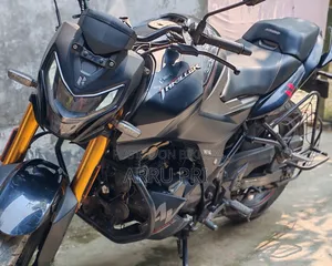 Hero Thriller 160R 4V 2024 Black