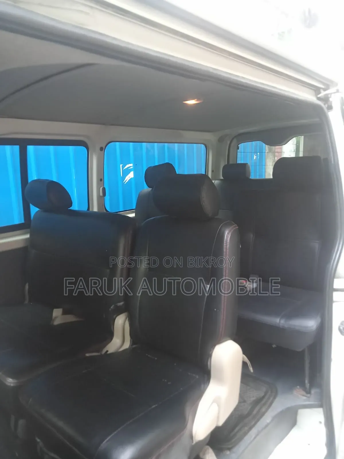 Toyota HiAce 2013 White
