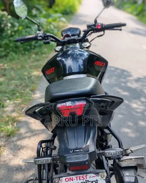 Hero Thriller 160R 4V 2024 Black