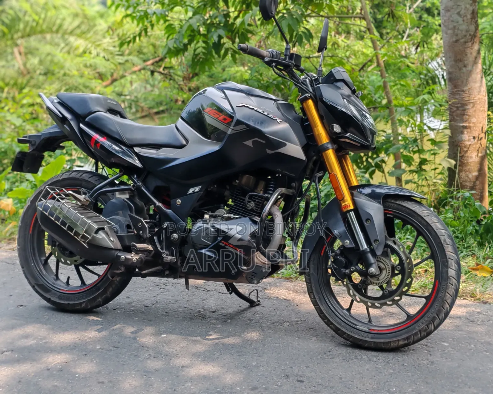 Hero Thriller 160R 4V 2024 Black